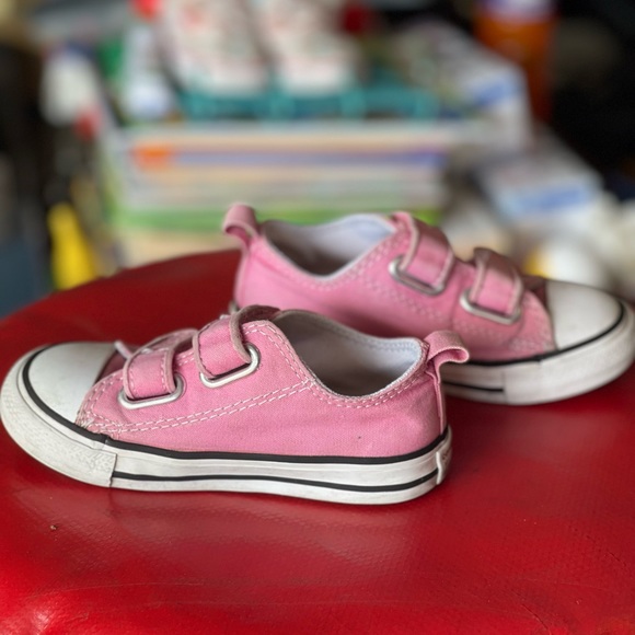 Toddler Converse All Star Chuck Taylor - size 7. - Picture 5 of 13